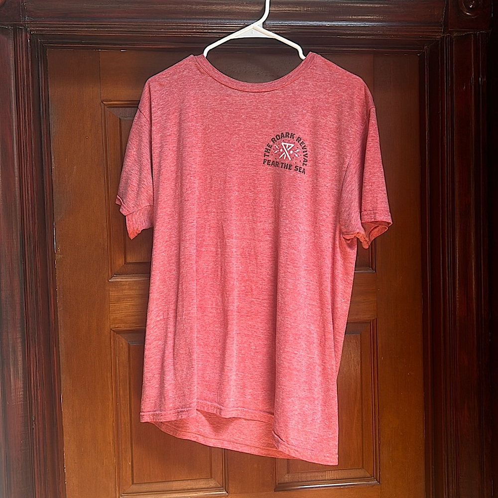 The Roark Revival Fear The Sea red / pink t shirt.